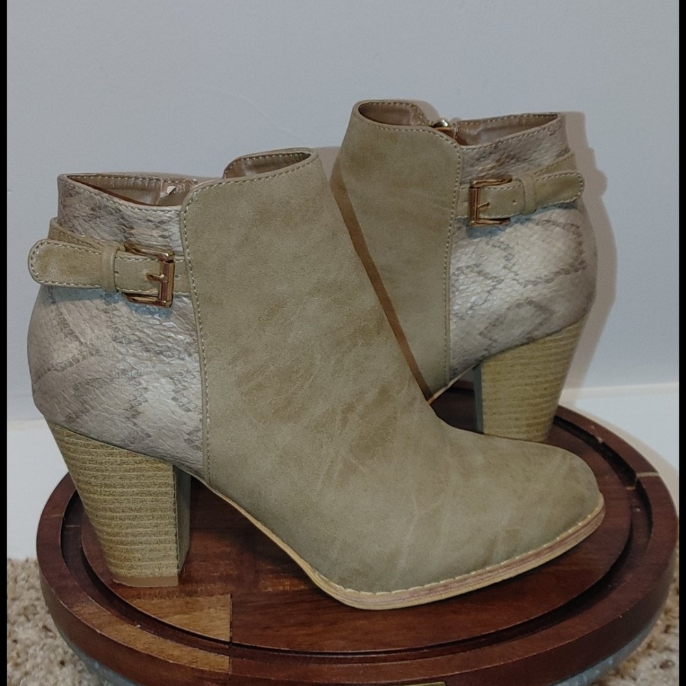 Riverberry booties size 7.5